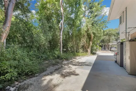 323 Bay View Avenue Key Largo FL 33037