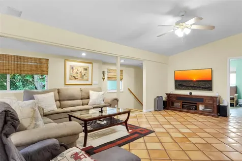 323 Bay View Avenue Key Largo FL 33037