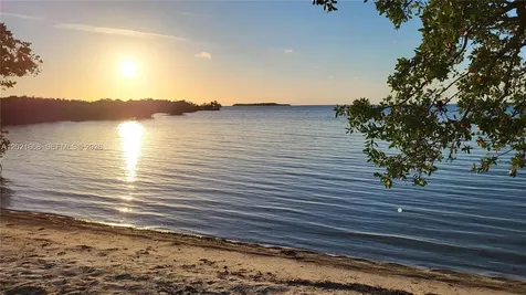 323 Bay View Avenue Key Largo FL 33037