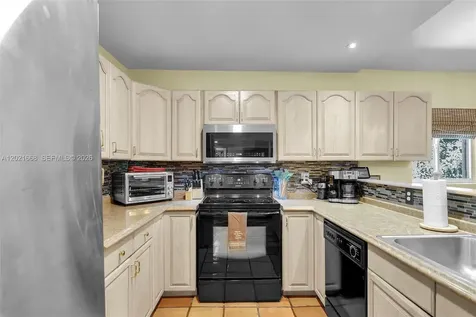 323 Bay View Avenue Key Largo FL 33037