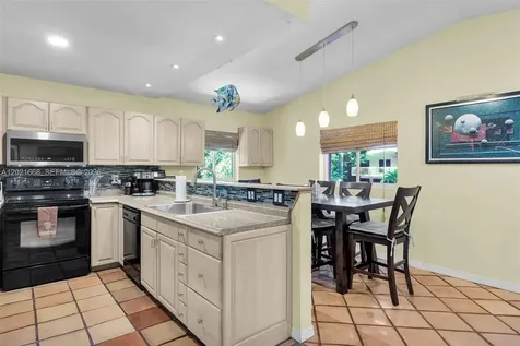323 Bay View Avenue Key Largo FL 33037