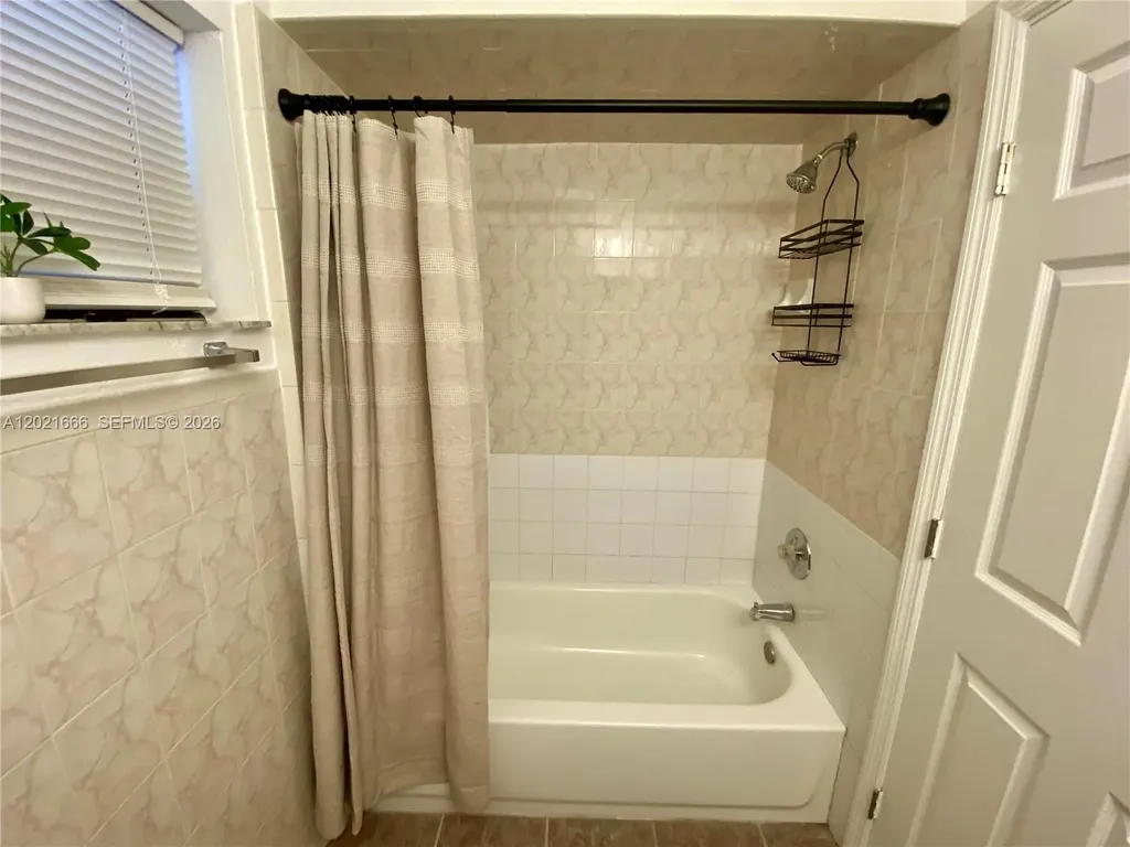1112 N 61st Terrace Hollywood FL 33024