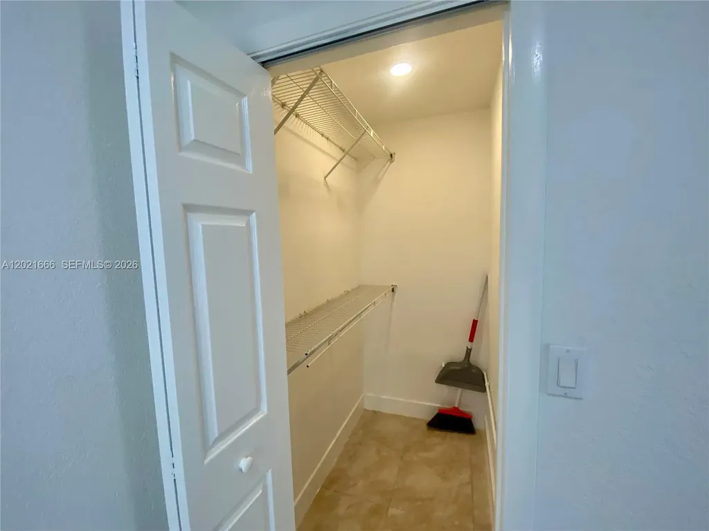 1112 N 61st Terrace Hollywood FL 33024