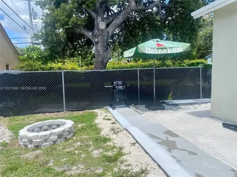 1112 N 61st Terrace Hollywood FL 33024