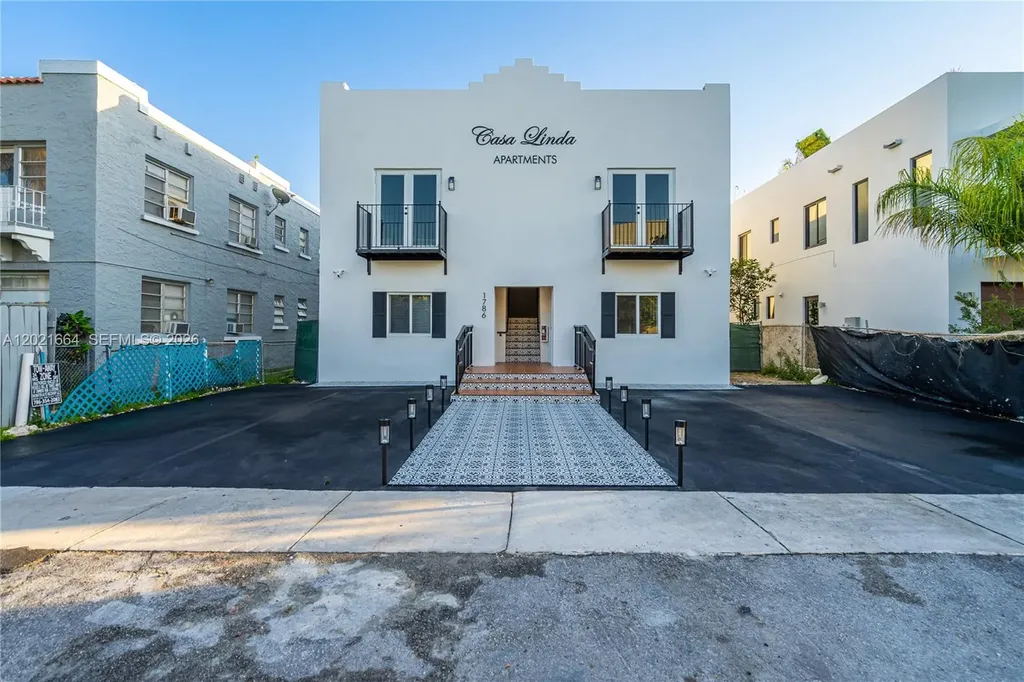 1786 SW 9th Street Miami FL 33135
