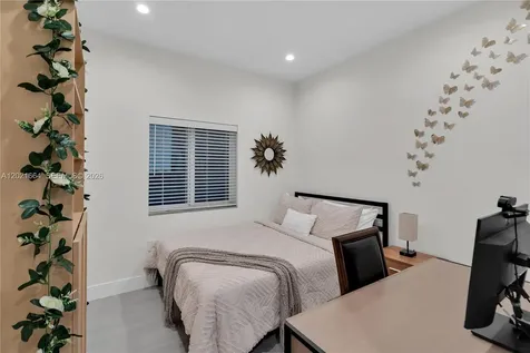 1786 SW 9th Street Miami FL 33135