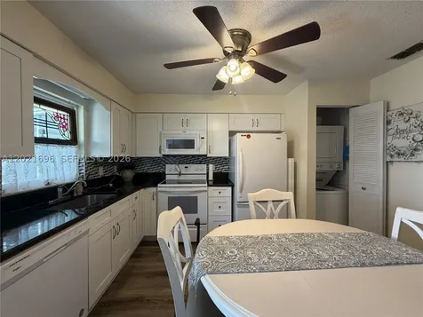 204 S Anoka Avenue Avon Park FL 33825