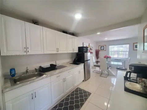 372 NE 162nd Street Miami FL 33162