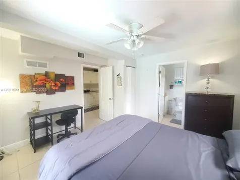 372 NE 162nd Street Miami FL 33162