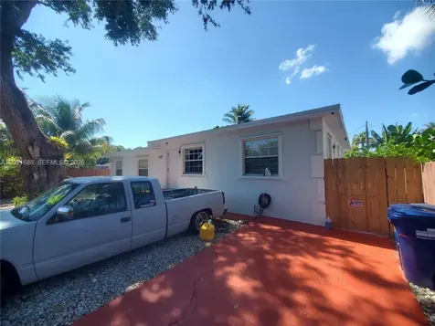 372 NE 162nd Street Miami FL 33162