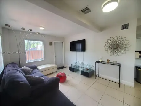 372 NE 162nd Street Miami FL 33162