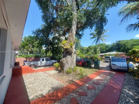 372 NE 162nd Street Miami FL 33162