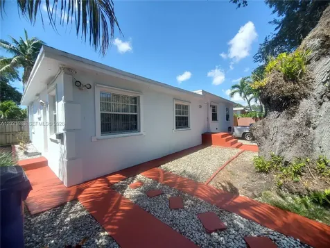 372 NE 162nd Street Miami FL 33162