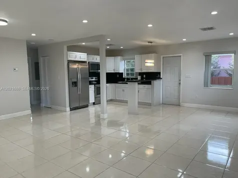 372 NE 162nd Street Miami FL 33162