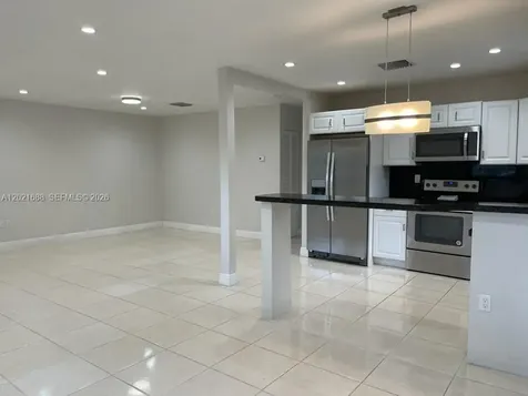 372 NE 162nd Street Miami FL 33162