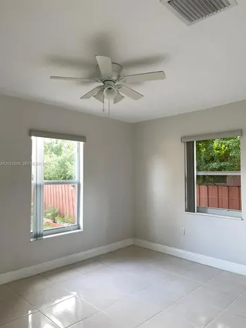 372 NE 162nd Street Miami FL 33162
