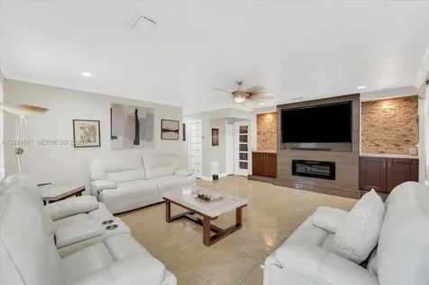 9796 NW 28th Terrace Doral FL 33172