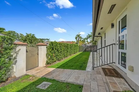 9796 NW 28th Terrace Doral FL 33172