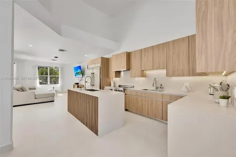 2940 NE 164th Street North Miami Beach FL 33160