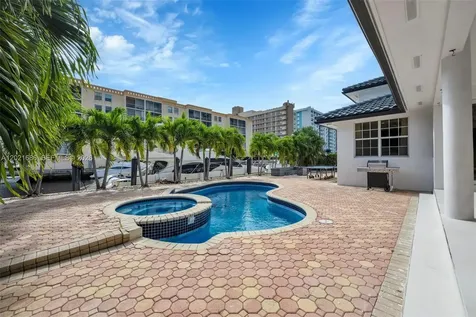 2940 NE 164th Street North Miami Beach FL 33160