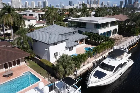 2940 NE 164th Street North Miami Beach FL 33160