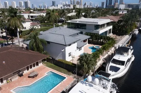 2940 NE 164th Street North Miami Beach FL 33160