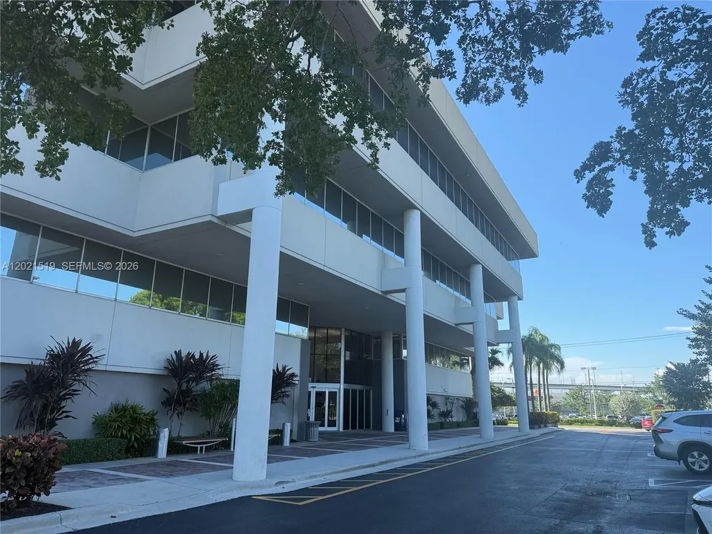 290 NW 165th Street Miami FL 33169