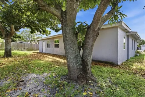 7434 Thatcher Avenue Lake Worth FL 33462