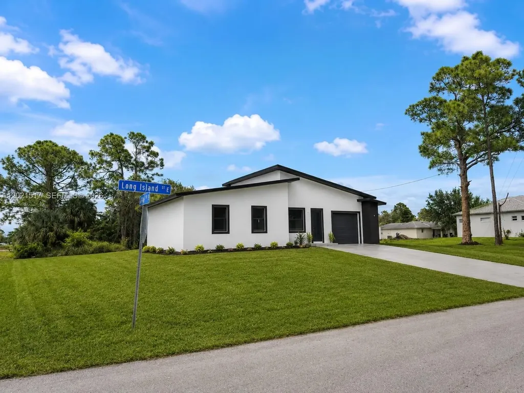 703 Long Island Lehigh Acres FL 33974