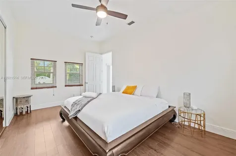 2501 Pine Tree Drive Miami Beach FL 33140