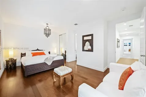 2501 Pine Tree Drive Miami Beach FL 33140