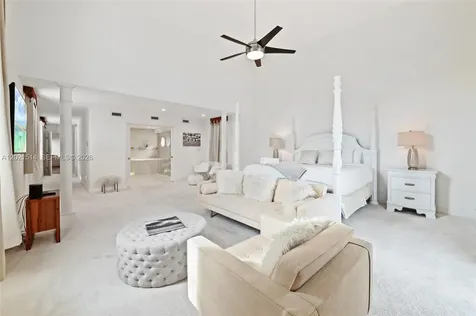 2501 Pine Tree Drive Miami Beach FL 33140