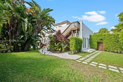 2501 Pine Tree Drive Miami Beach FL 33140