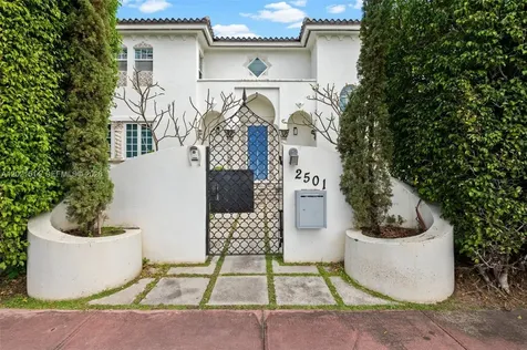 2501 Pine Tree Drive Miami Beach FL 33140