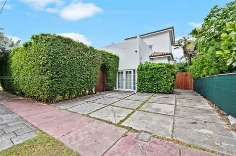 2501 Pine Tree Drive Miami Beach FL 33140