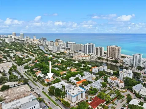 2501 Pine Tree Drive Miami Beach FL 33140