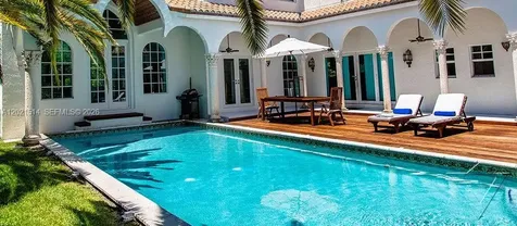 2501 Pine Tree Drive Miami Beach FL 33140