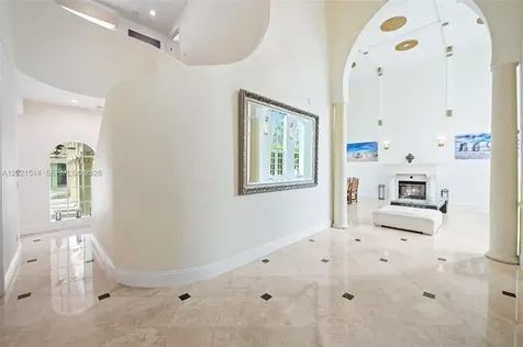 2501 Pine Tree Drive Miami Beach FL 33140