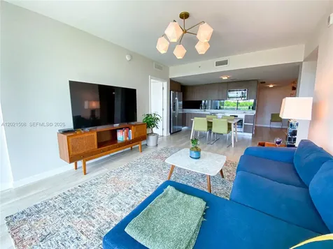 1600 SW 1 Avenue Miami FL 33129