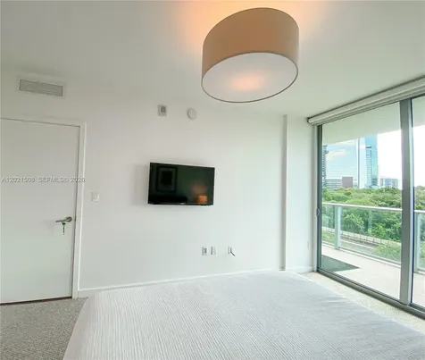 1600 SW 1 Avenue Miami FL 33129