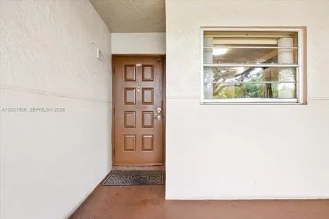 9501 Seagrape Drive Davie FL 33324