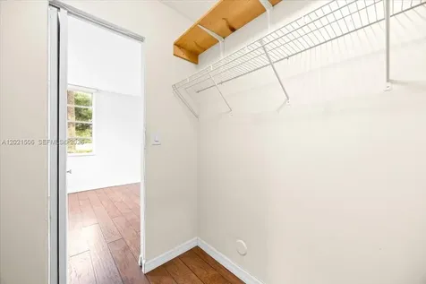 9501 Seagrape Drive Davie FL 33324