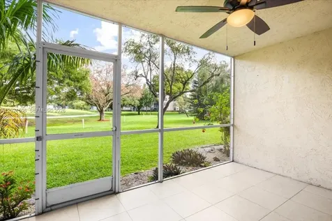 9501 Seagrape Drive Davie FL 33324