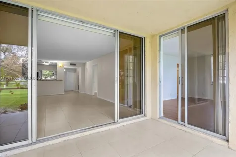 9501 Seagrape Drive Davie FL 33324