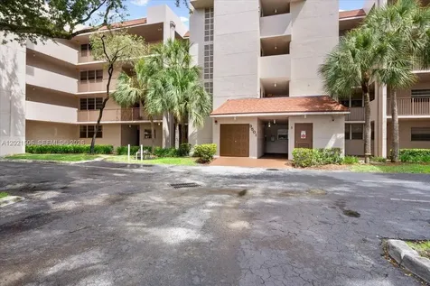 9501 Seagrape Drive Davie FL 33324