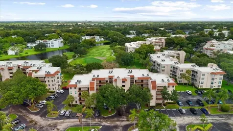 9501 Seagrape Drive Davie FL 33324