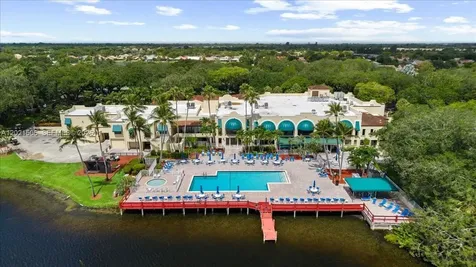 9501 Seagrape Drive Davie FL 33324