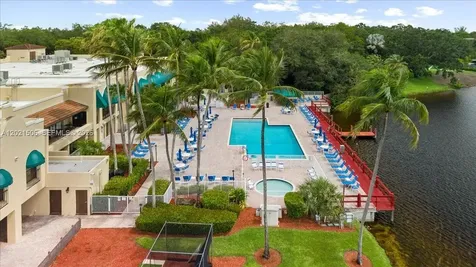 9501 Seagrape Drive Davie FL 33324