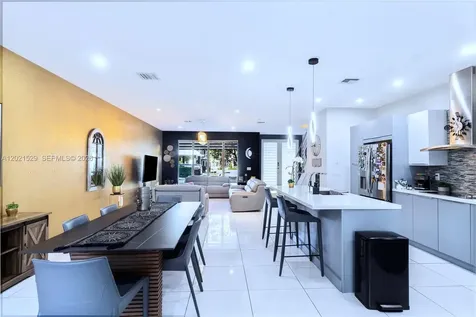 6400 NW 105th Place Doral FL 33178