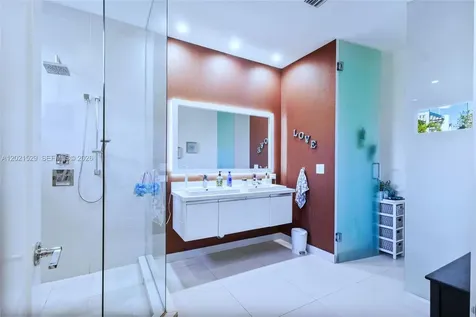 6400 NW 105th Place Doral FL 33178